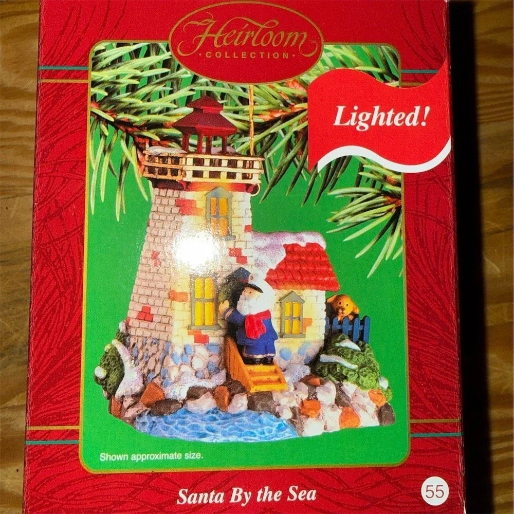 Hallmark Heirloom Collect Santa By the Sea Lighted Lighthouse Christmas ornament